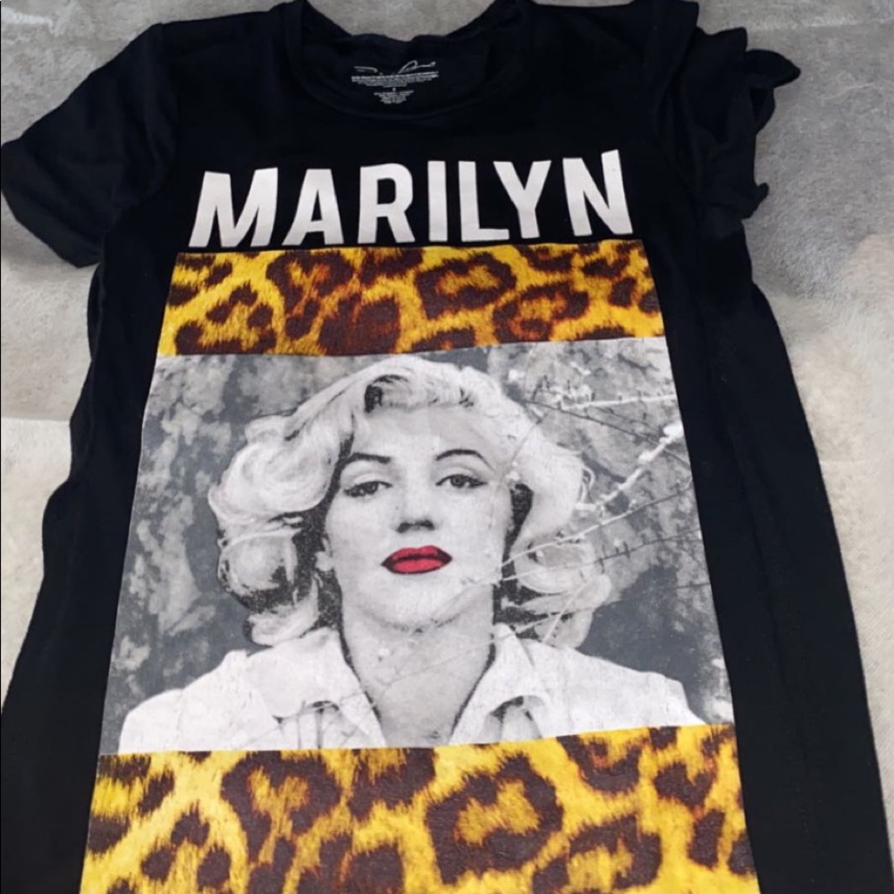 Tee shirt